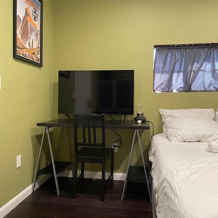 Private Standalone Room W/ Tv, Wifi & Ac In Carson Exterior foto