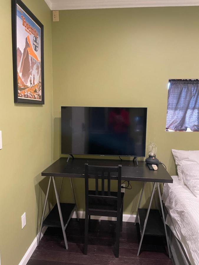 Private Standalone Room W/ Tv, Wifi & Ac In Carson Exterior foto